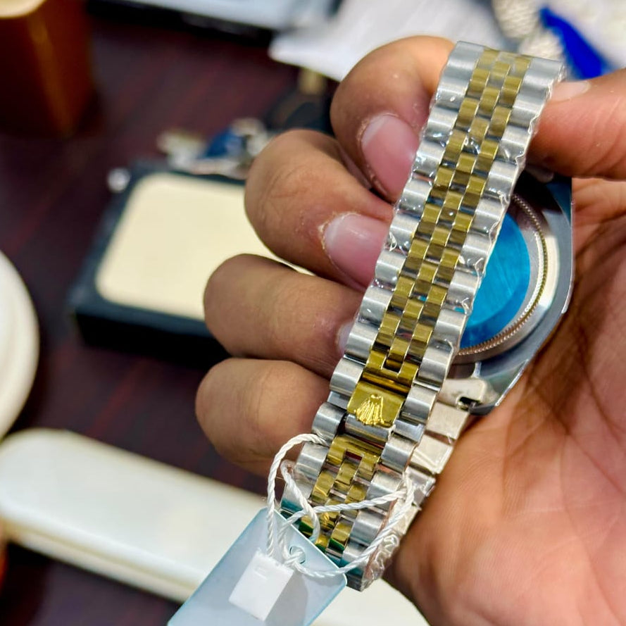 Rolex Watch Elegant Design Luxury Timepiece With Stylish Appearance And Reliable Performance For Everyday Wear - Golden Silver