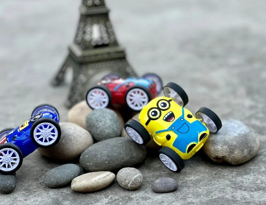 360° Stunt Car Toy - Double-Sided Flip Action, Friction Powered, Cartoon-Themed Racer - Durable & Safe Kids Toy Car - Indoor & Outdoor Fun (Random Colour)